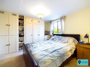 Bedroom- click for photo gallery